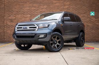 FORD EVEREST GD06 MATTE BLACK MACHINED FACE WITH DARK MATTE TINT